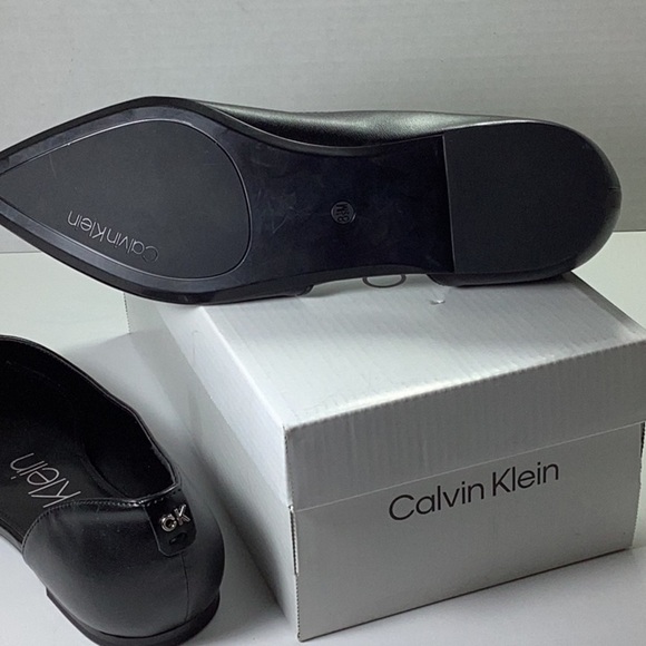 Calvin Klein - Picture 6 of 7